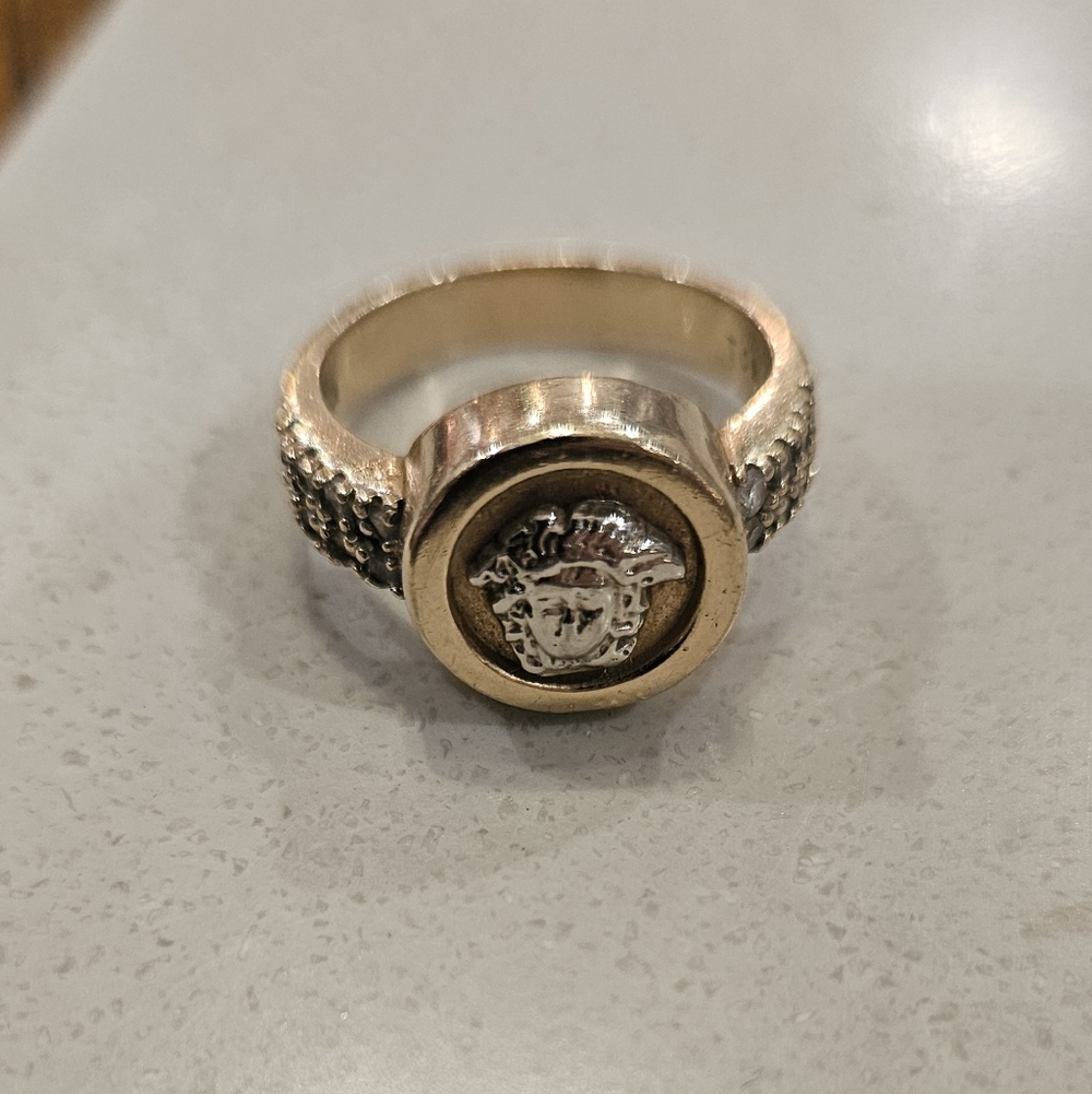 Elegant Gold Women's Ring